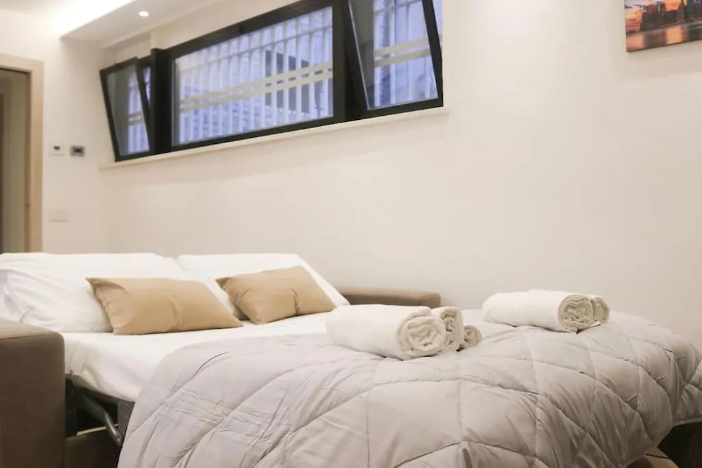 Castello Estense Luxury Apartment - Centro Ferrara Italy